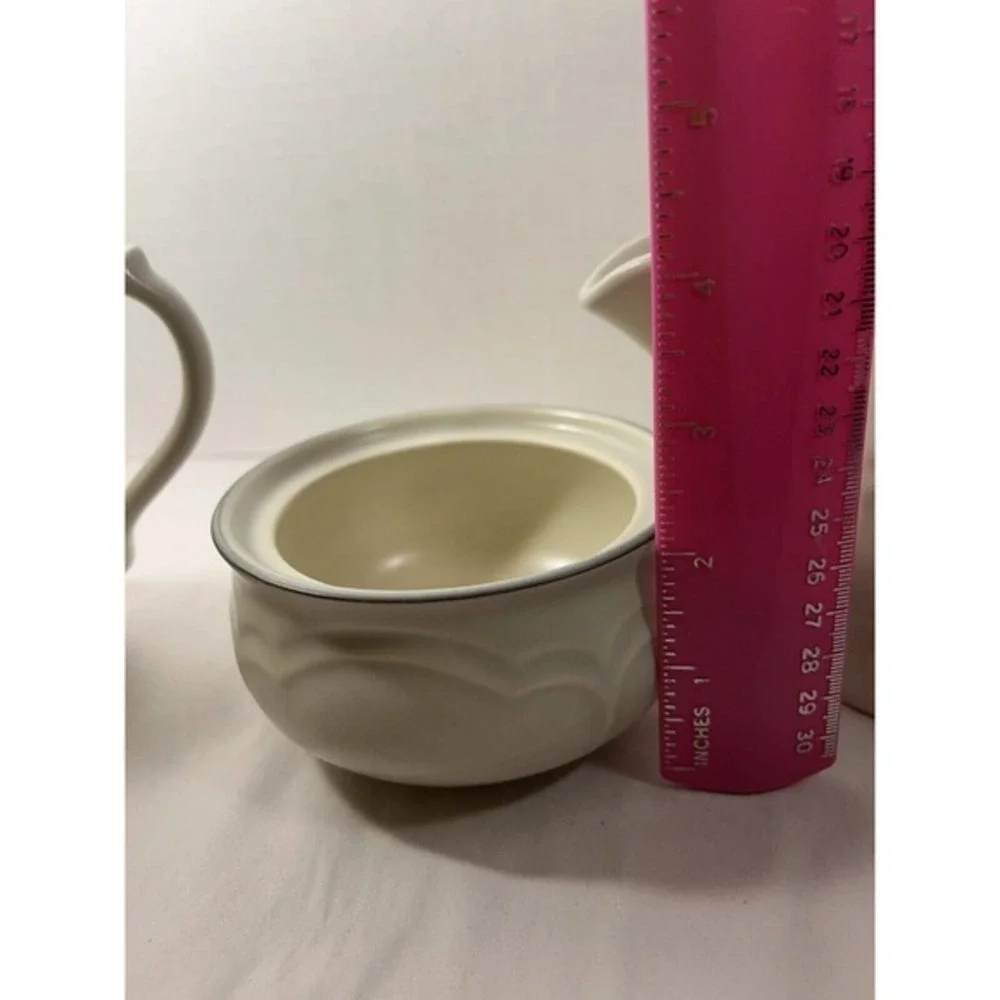 Pfaltzgraff Heirloom Pattern 3 Piece Set In Excellent Condition